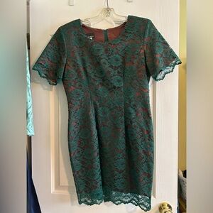 Green lace dress with lining